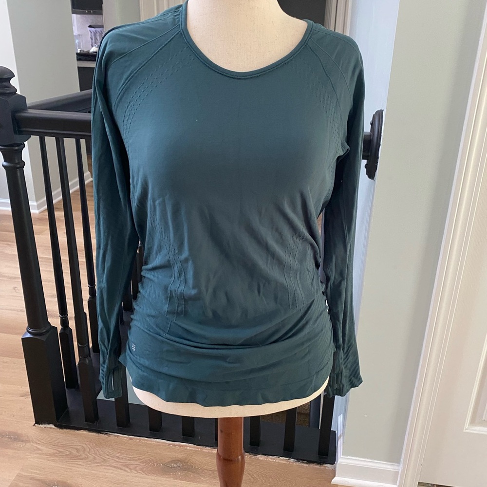 Athleta Momentum Long Sleeve Women's Top - Maternity